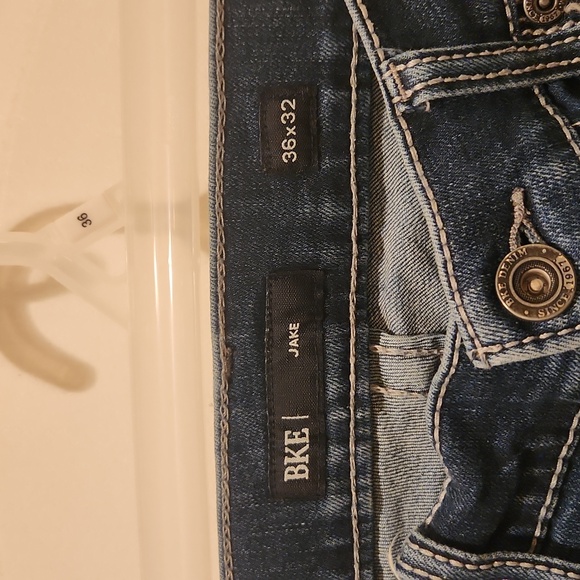 Buckle Jeans - Picture 3 of 7